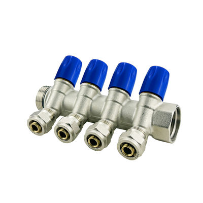 Vloerverwarming Water Pex Manifold met Messing Fittings 2-6 Manieren Op maat gemaakt Grootte voor waterverdeler